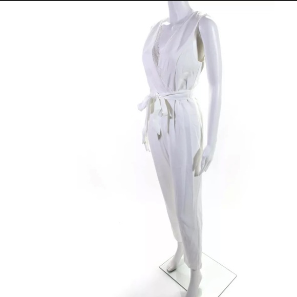 Do+Be Sleeveless V Neck Lace Trim skinny leg Jumpsuit White w cinching belt - Picture 2 of 6